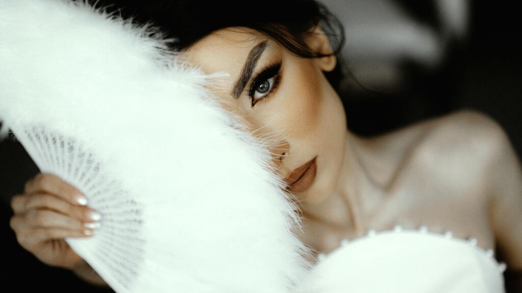 7 Dolly Parton-Inspired Beauty Secrets for a Radiant Look related image