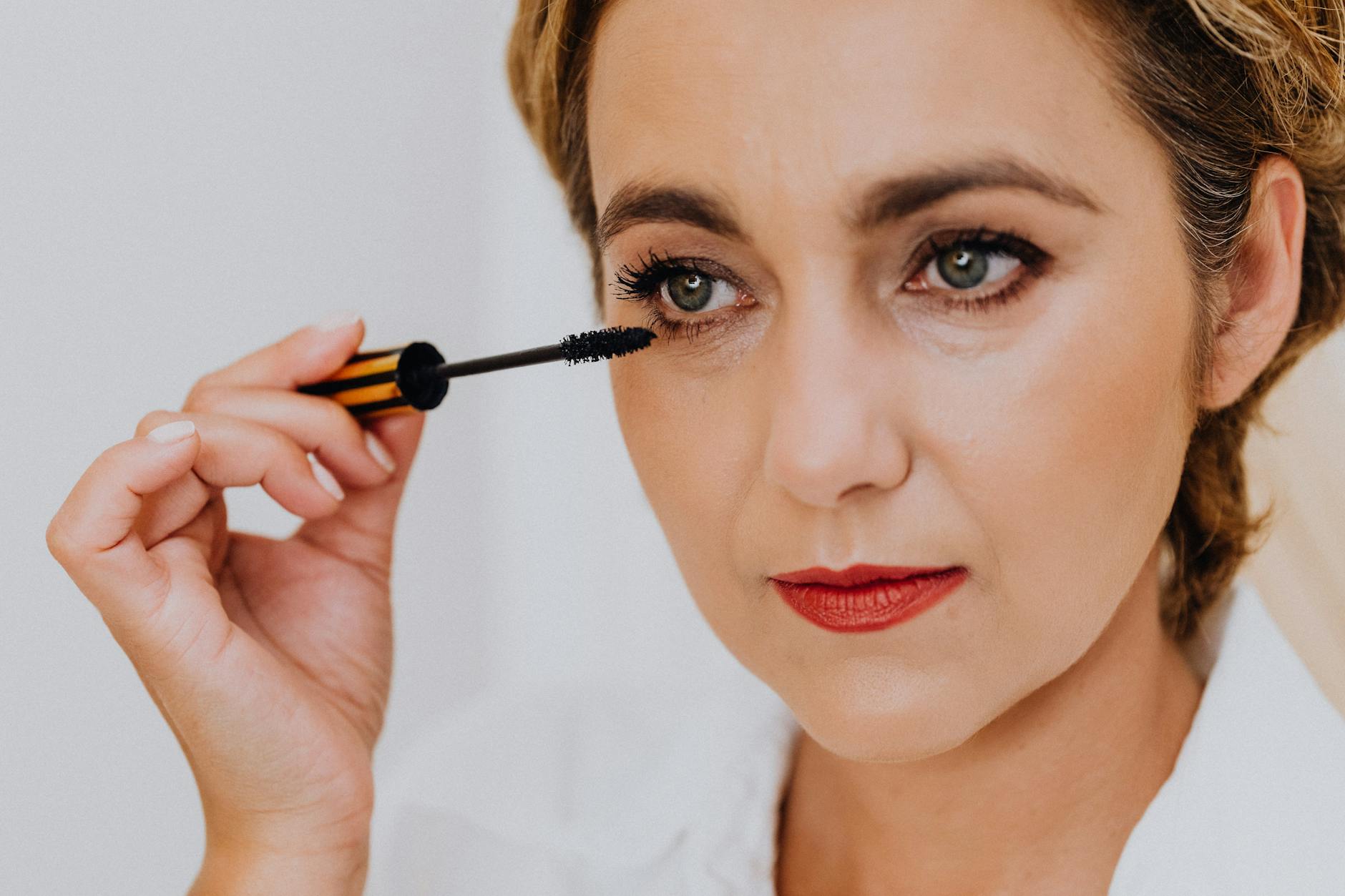 7 Dolly Parton-Inspired Beauty Secrets for a Radiant Look