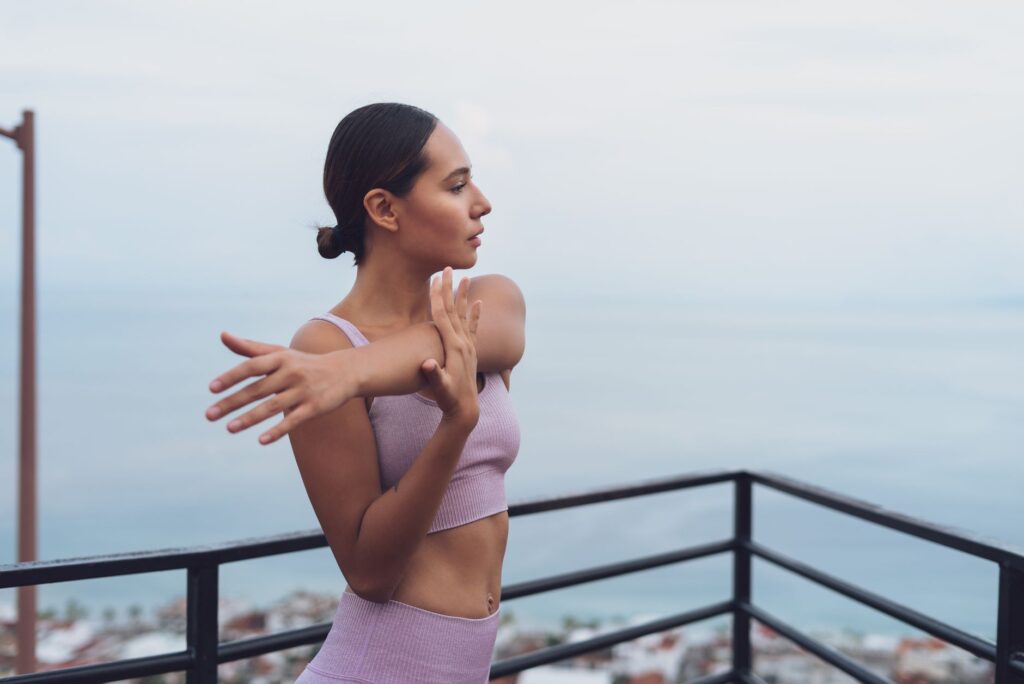 How to create a summer wellness routine like those fans admire in Jennifer Aniston related image