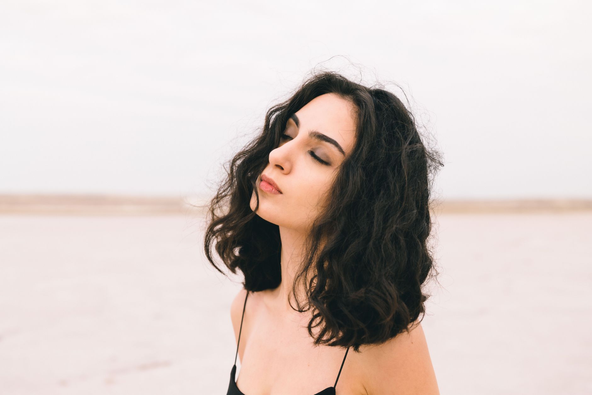 7 ways to channel Hannah Berner’s effortless summer beauty looks featured image
