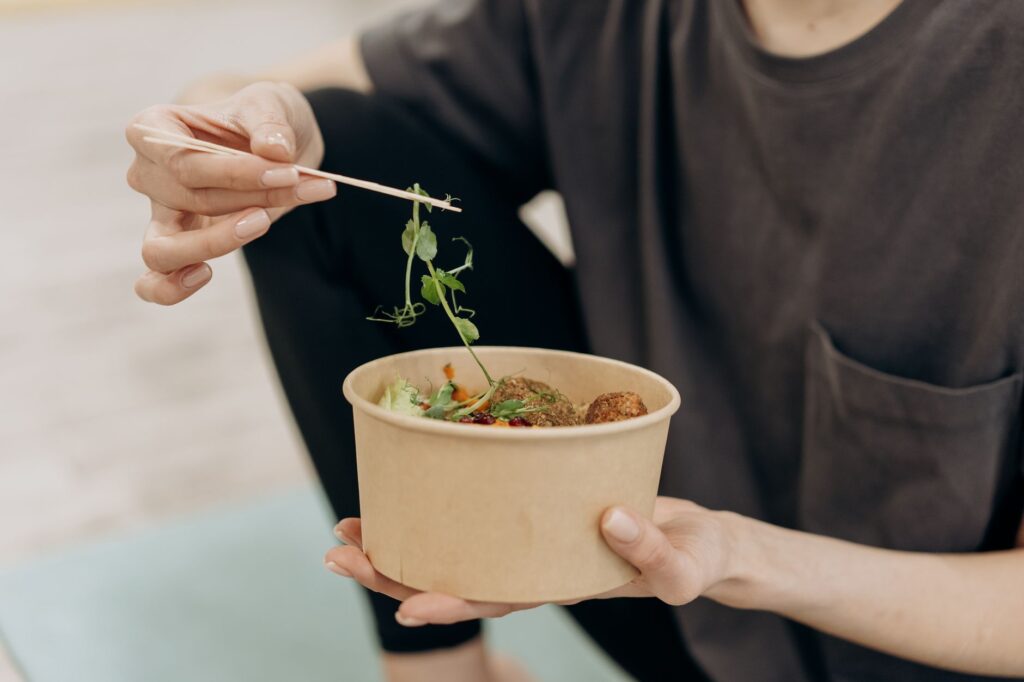 7 ways to maintain a healthy diet while navigating summer BBQs, inspired by David Vander Meer related image