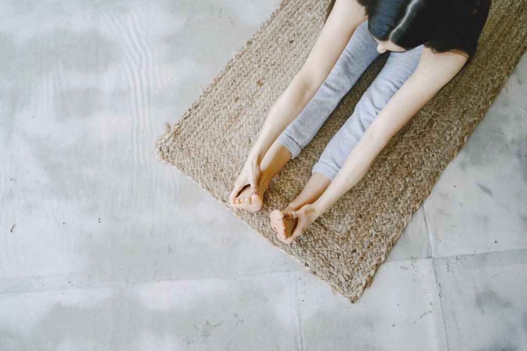 How to create a stress relief routine like those shared by Ariana Grande related image
