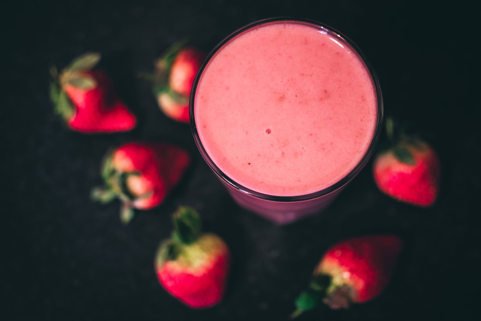 4 delicious summer smoothie recipes inspired by Selena Gomez’s favorite flavors featured image