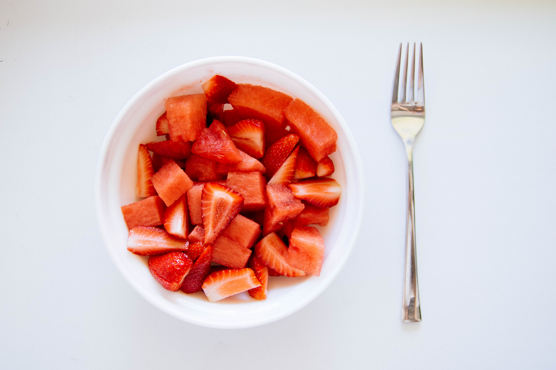The Best Low-Calorie Snacks for Summer Inspired by the Kardashians