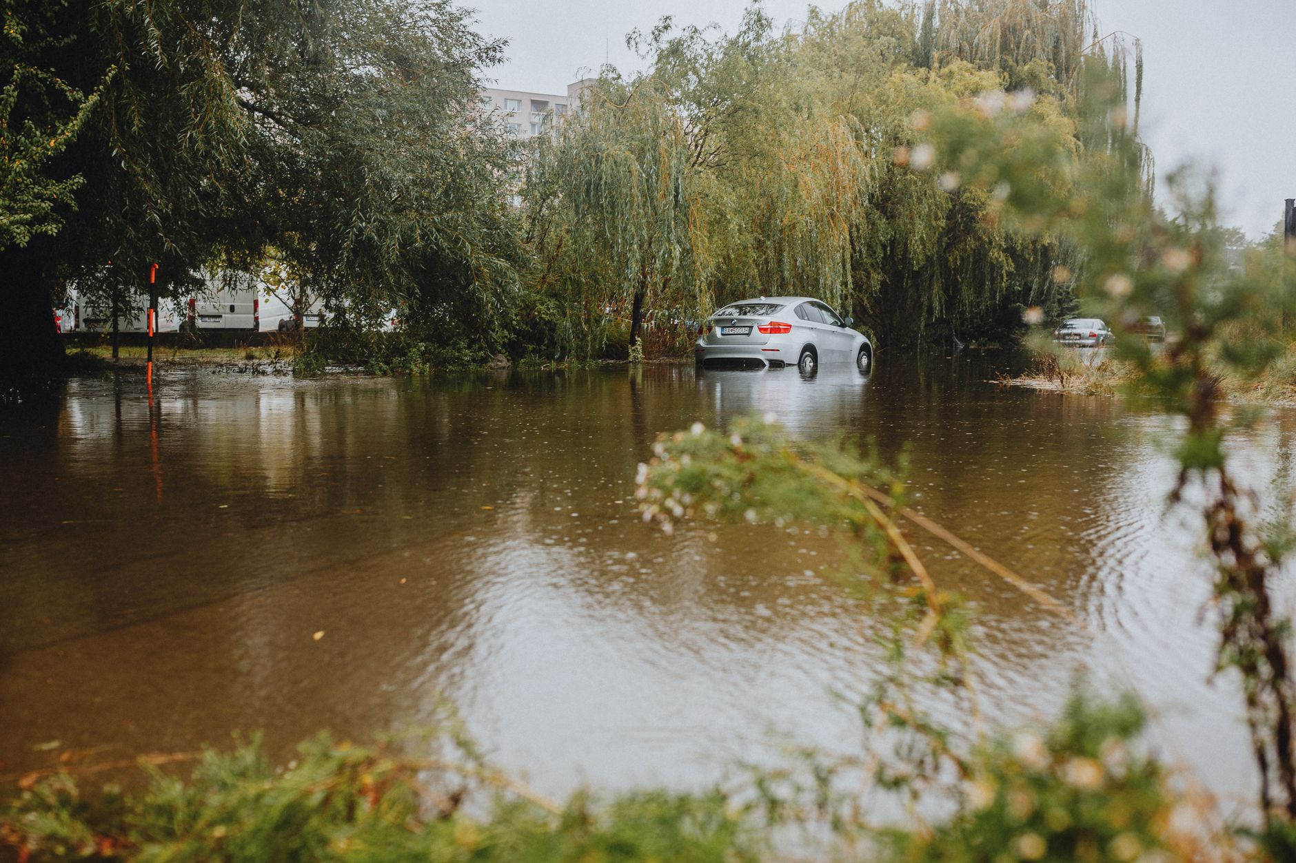 What to know about the climate’s impact on beauty trends this summer featured image