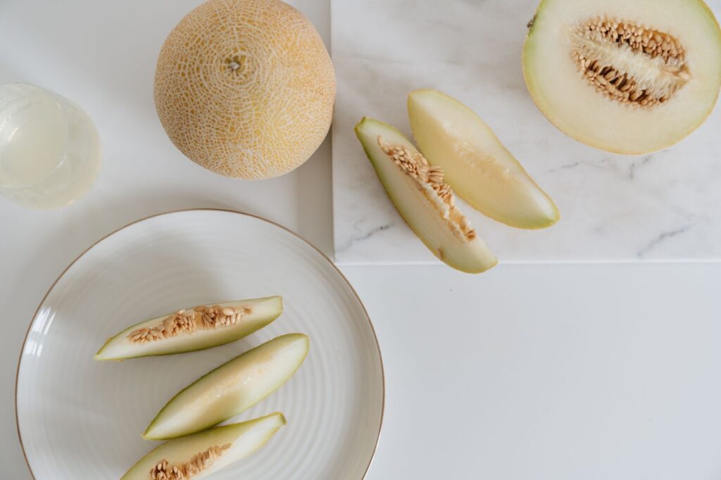 The Best Low-Calorie Snacks for Summer Inspired by the Kardashians related image