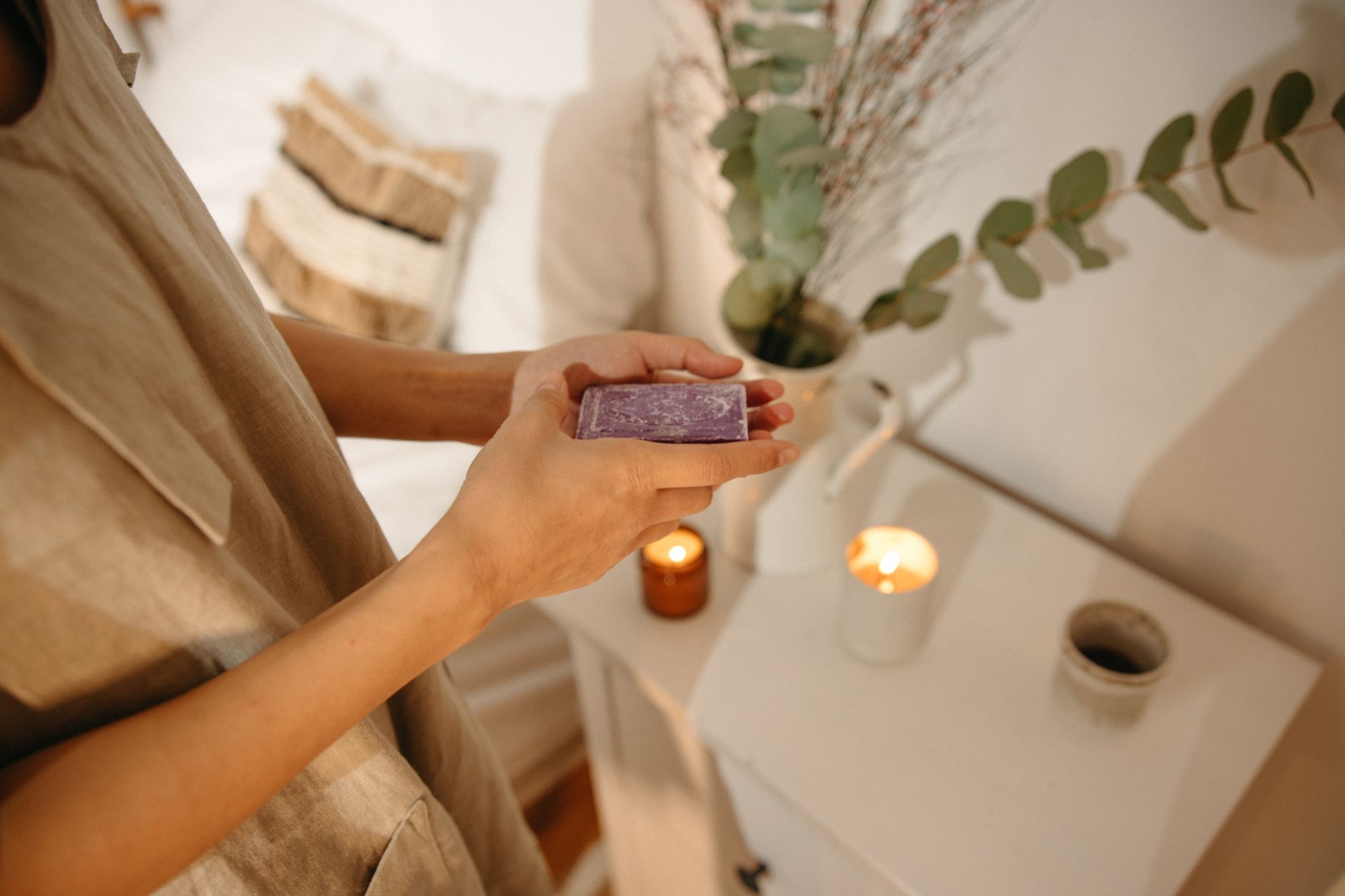 How to create a calming evening routine like Zendaya for better sleep featured image