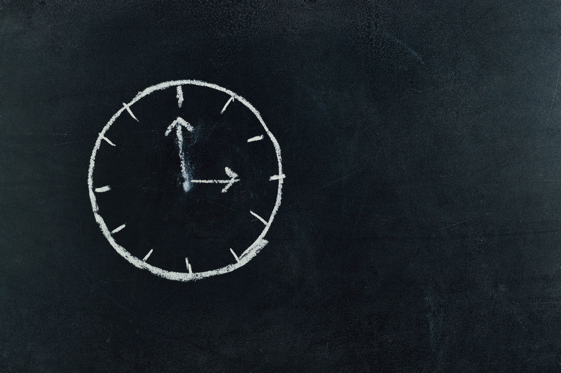 How to create a 10-minute mindfulness routine inspired by the tranquility of Hailey Bieber featured image