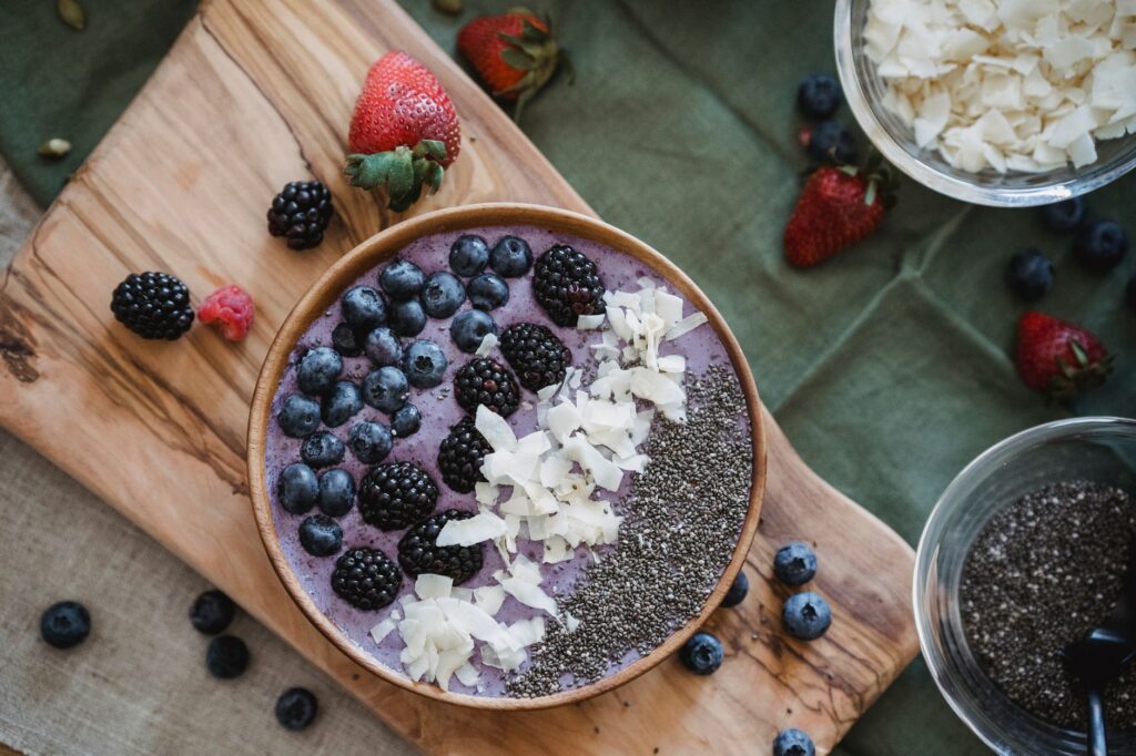 Why people are trying the new blueberry smoothie trend, inspired by health expert Dr. Oz related image
