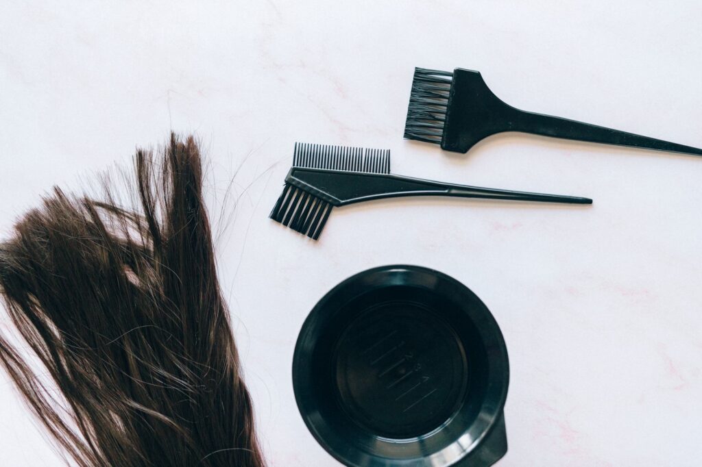 Why people are curious about the new ‘strands hint’ hair trend seen on red carpets related image
