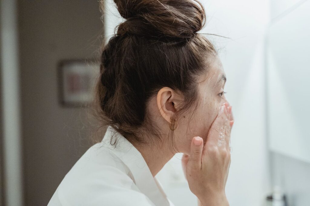 5 Quick Morning Skincare Routines for Busy Moms Inspired by Celebrity Trends related image